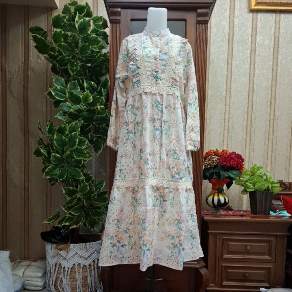 Midi dress Katun Bordir bolong puring premium terbaru.