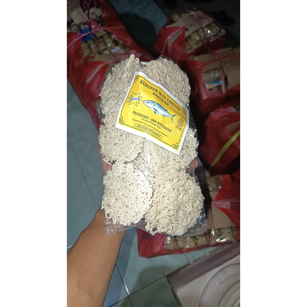 

Kerupuk Ikan Tenggiri 27 Biji Krupuk Mentah Pattola 500 Gram Premium Khas Madura Gurih