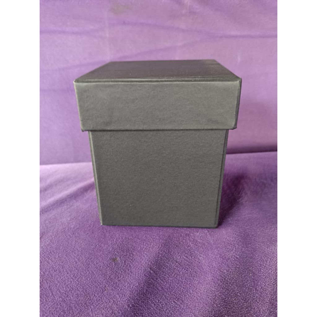 

hard box 8x8x10