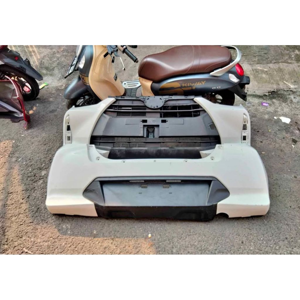 bemper bumper depan agya 2023 2024 original copotan