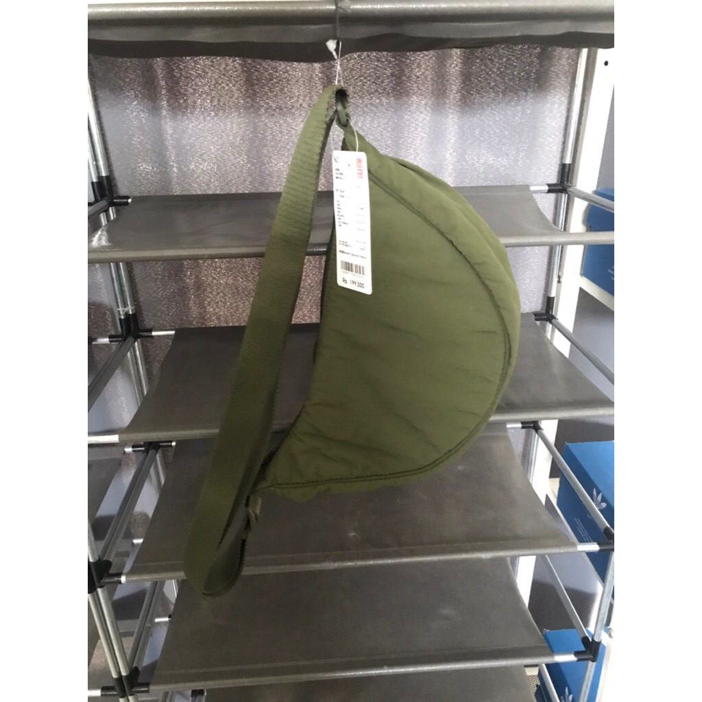 TAS SELEMPANG PRIA WANITA UNIQLO ORIGINAL STORE FREE PAPERBAG