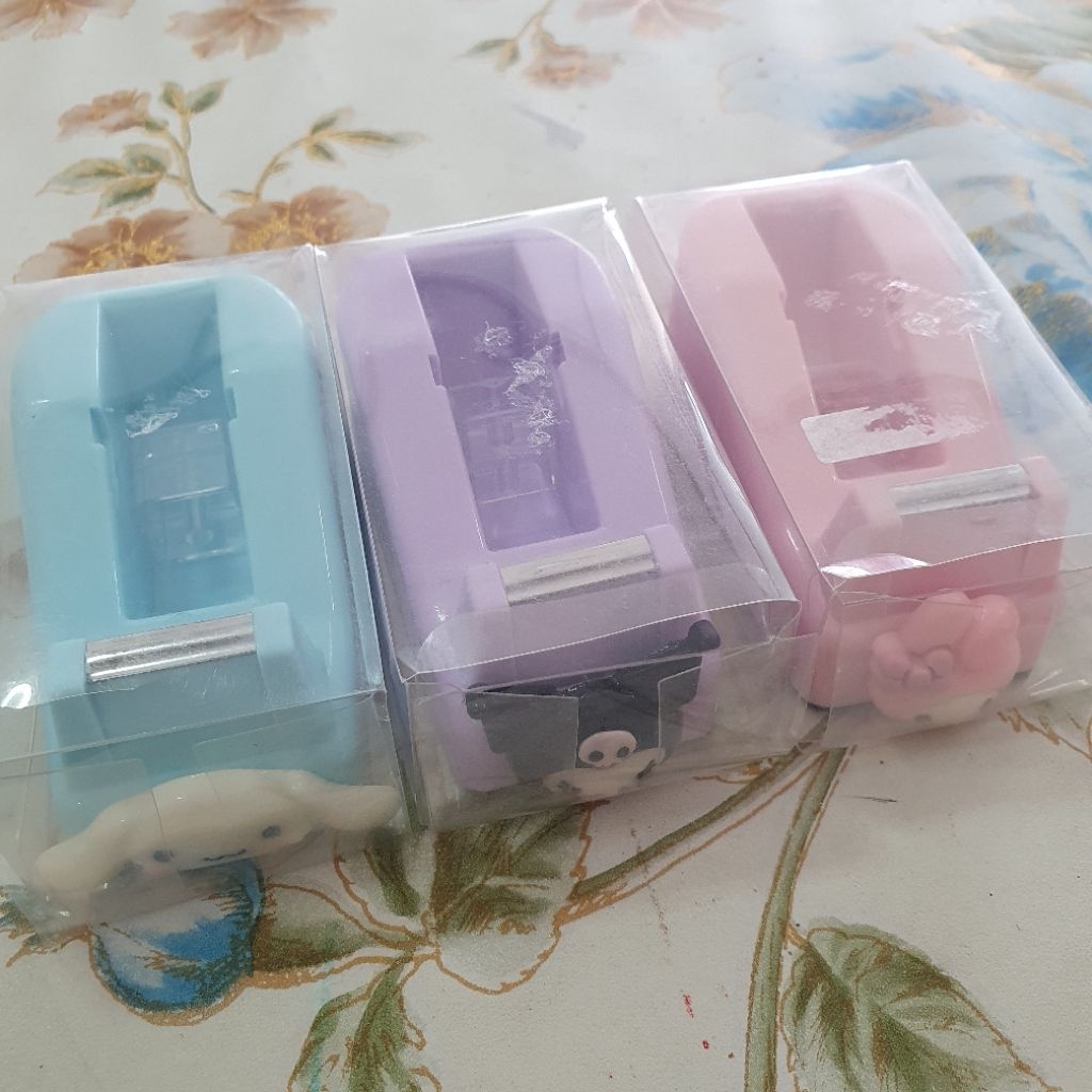

tempat selotip/isolasi