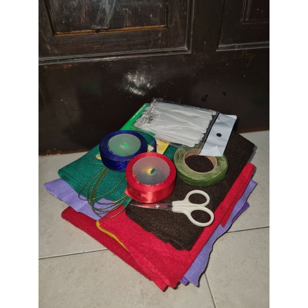 

KAIN FLANEL GUNTING KERTAS LIPAT TAKE ALL