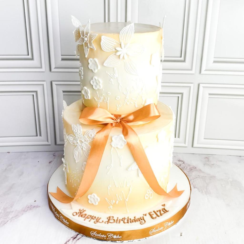 

Kue Ulang Tahun/Birthday Cake/Kue Ultah tema Flower Ribbon/Kue Birthday Jakarta