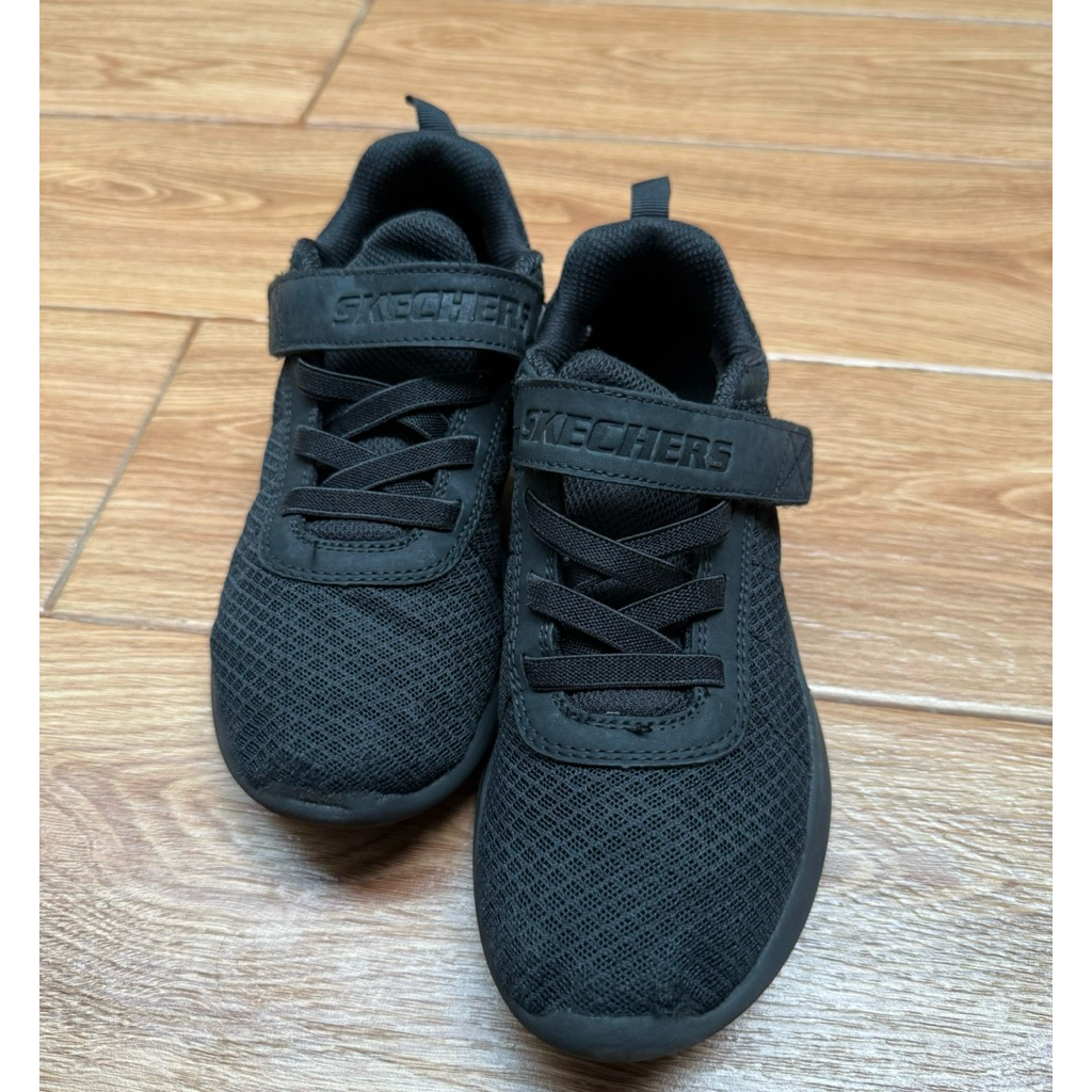 Preloved sepatu SKECHERS
