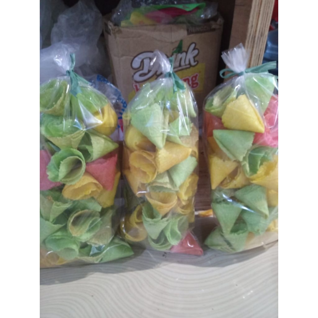 

KUE SEMPRONG GULUNG/ KUE SEMPRONG WARNA MIX 250GR