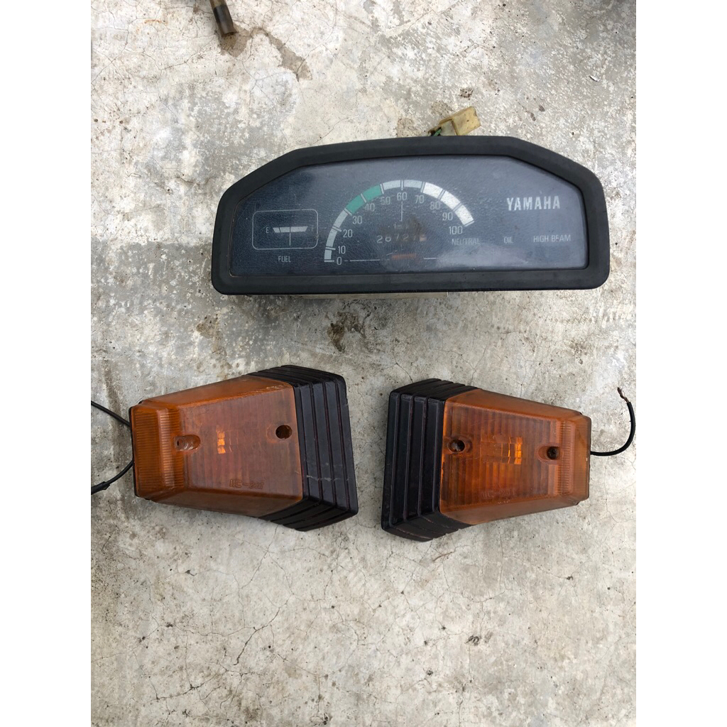 Spidometer & Sein depan Yamaha V80 Robot Super Deluxe  Original Second