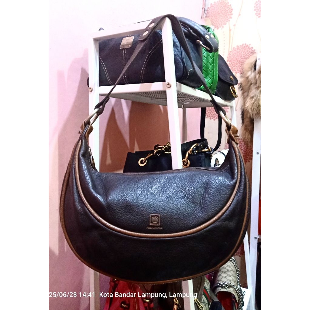 Tas Kulit Brand Apple USA Preloved