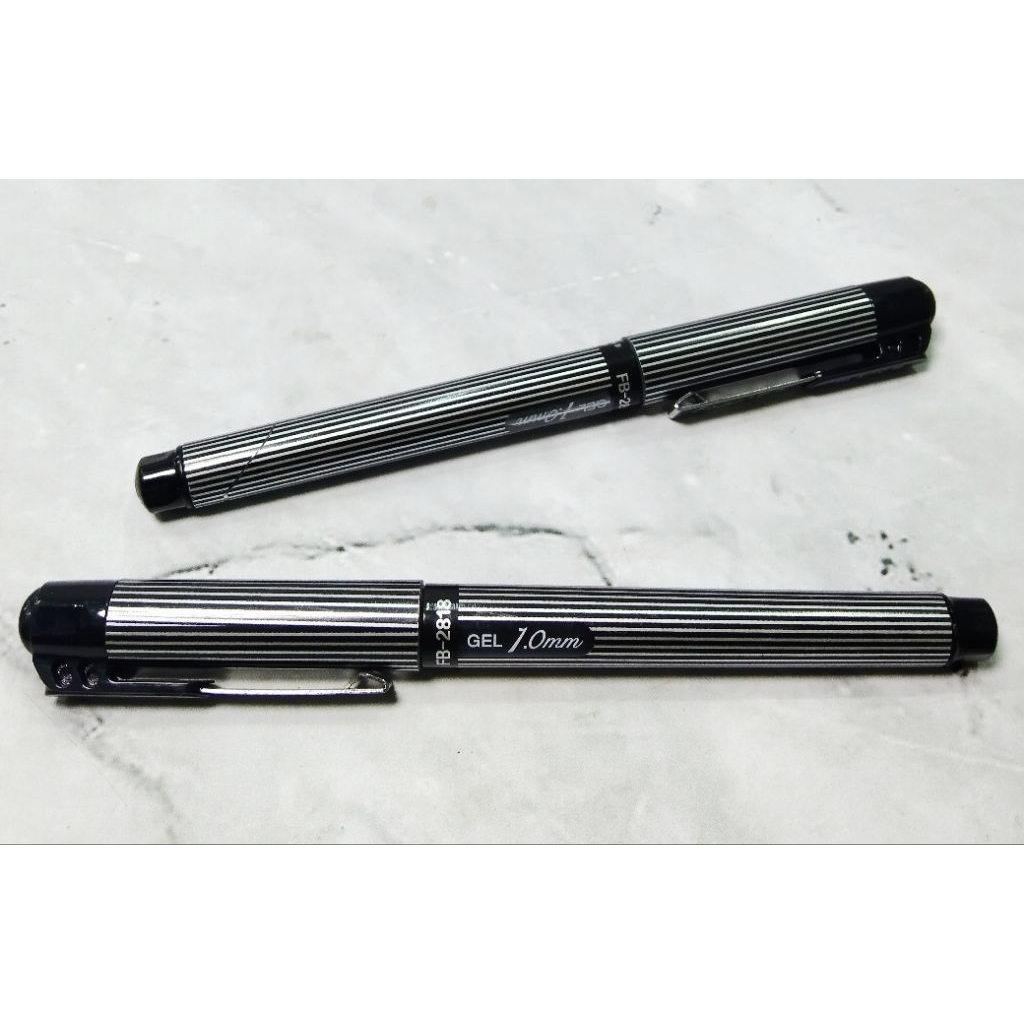 

PENA HITAM FABEC BOSSLINER BP-2818 GEL 1.0 MM / PENA TANDA TANGAN / PENA CAIR HITAM