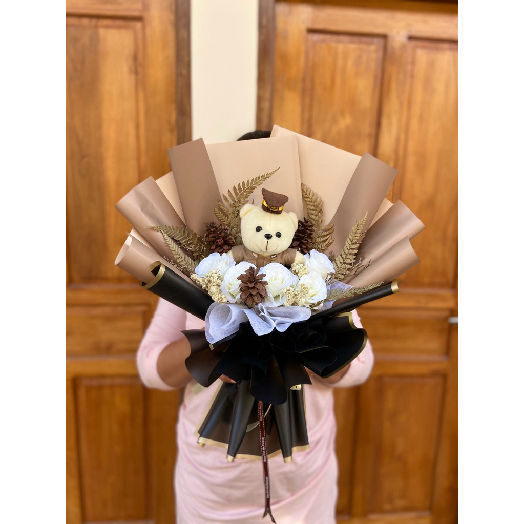 buket polis/buket bunga polisi/buket wisuda polisi/buket boneka wisuda polisi/buket polisi