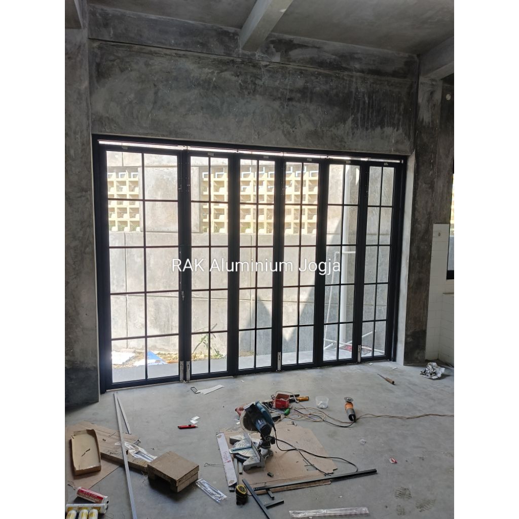 Pintu Lipat Aluminium 6 pintu 1 bukaan