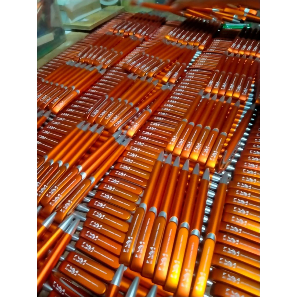 

Pulpen Custom logo / pulpen promosi / sablon pulpen / alat tulis