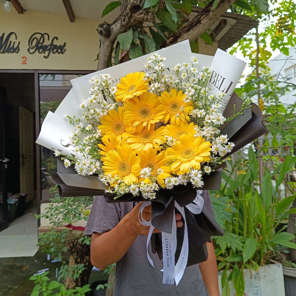 buket bunga segar asli fresh flower bouquet bunga garbera Surabaya