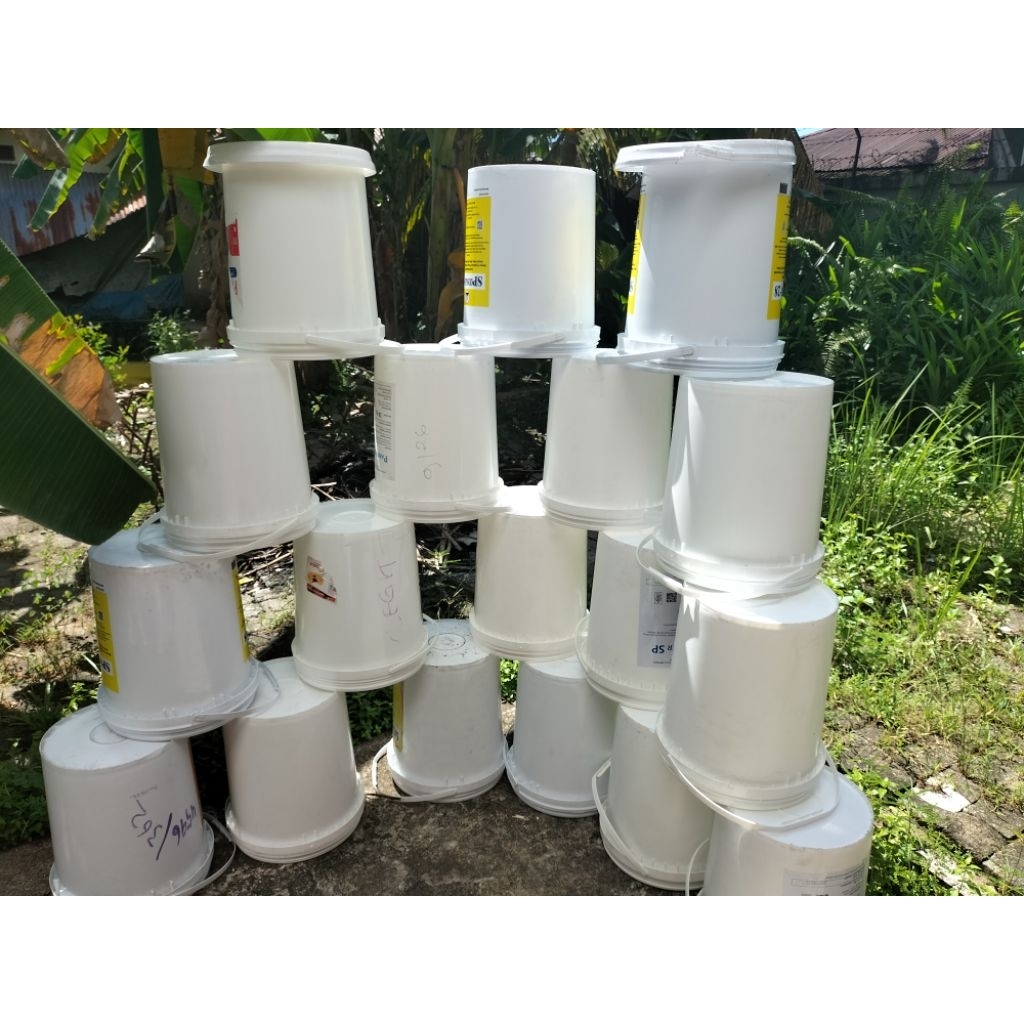 EMBER BEKAS + TUTUP ( bekas mentega/sp,dan ember seken 5kg bekas glaze