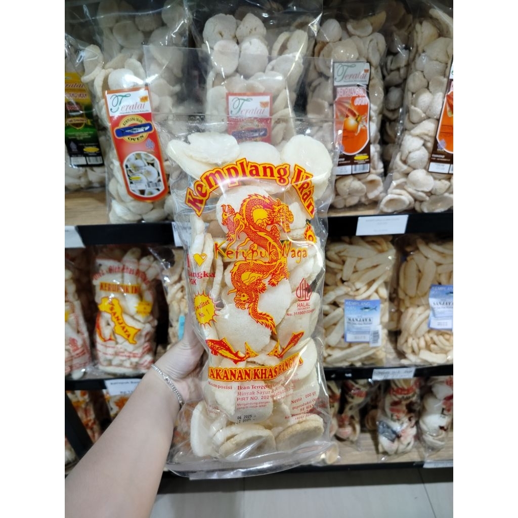 

Kemplang ikan khas Bangka cap Naga, 200gr