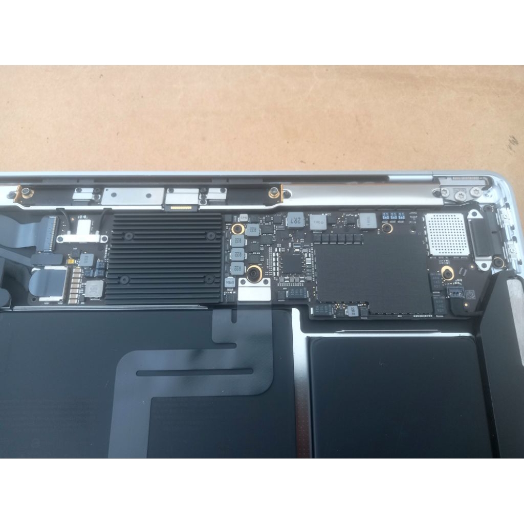 logicboard macbook air m1 2020 lock activate