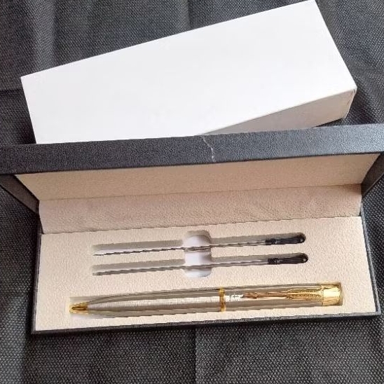 

D3W! Pulpen Profesional Gifset Box Pen Parker Twist Action 2 Refill Pen Gratis Grafir Nama