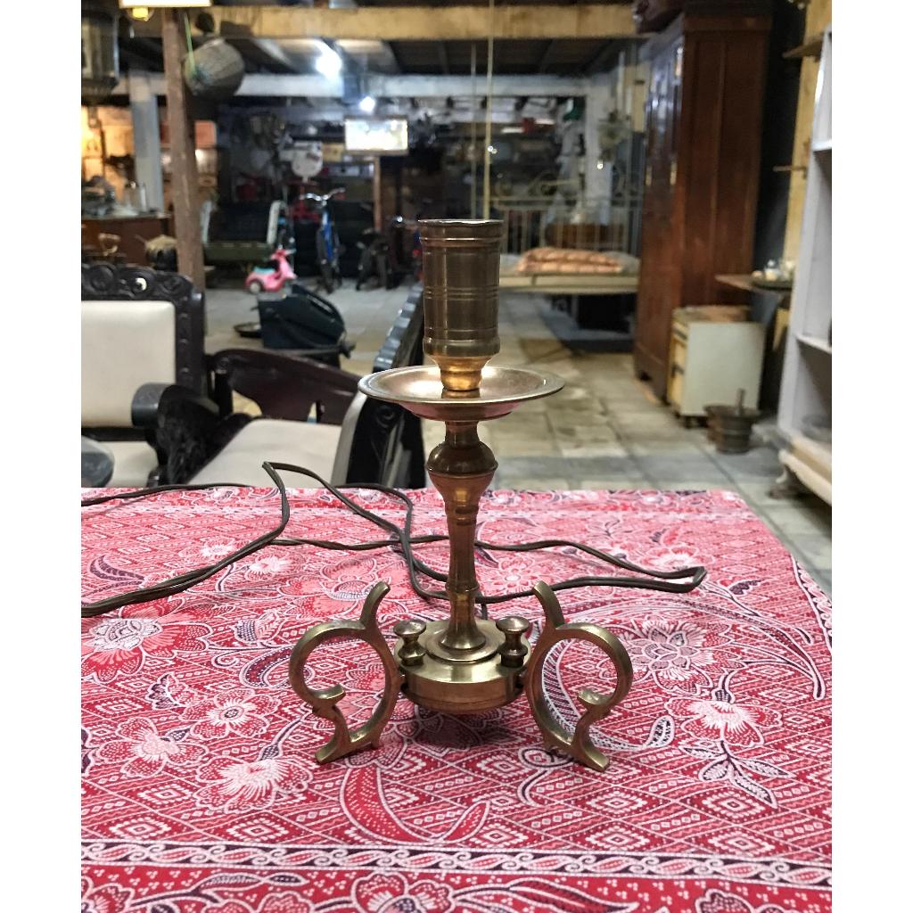 Lampu hias kuningan antik