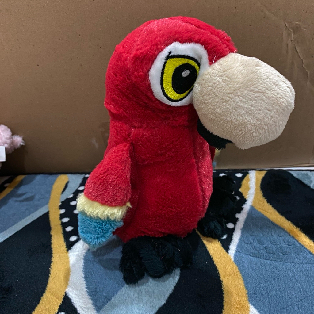 Boneka burung macaw merah parrot bird plushie preloved