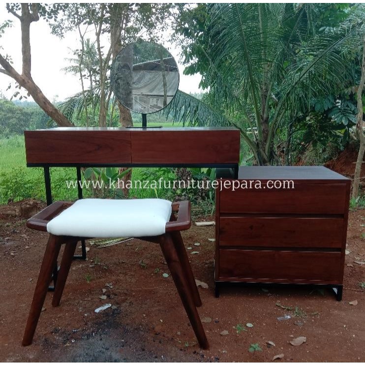 Meja Rias minimalis modern kayu jati dengan kombinasi kaki besi