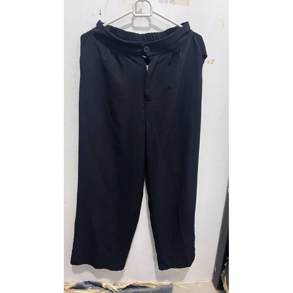 PRELOVED kulot hitam highwaist