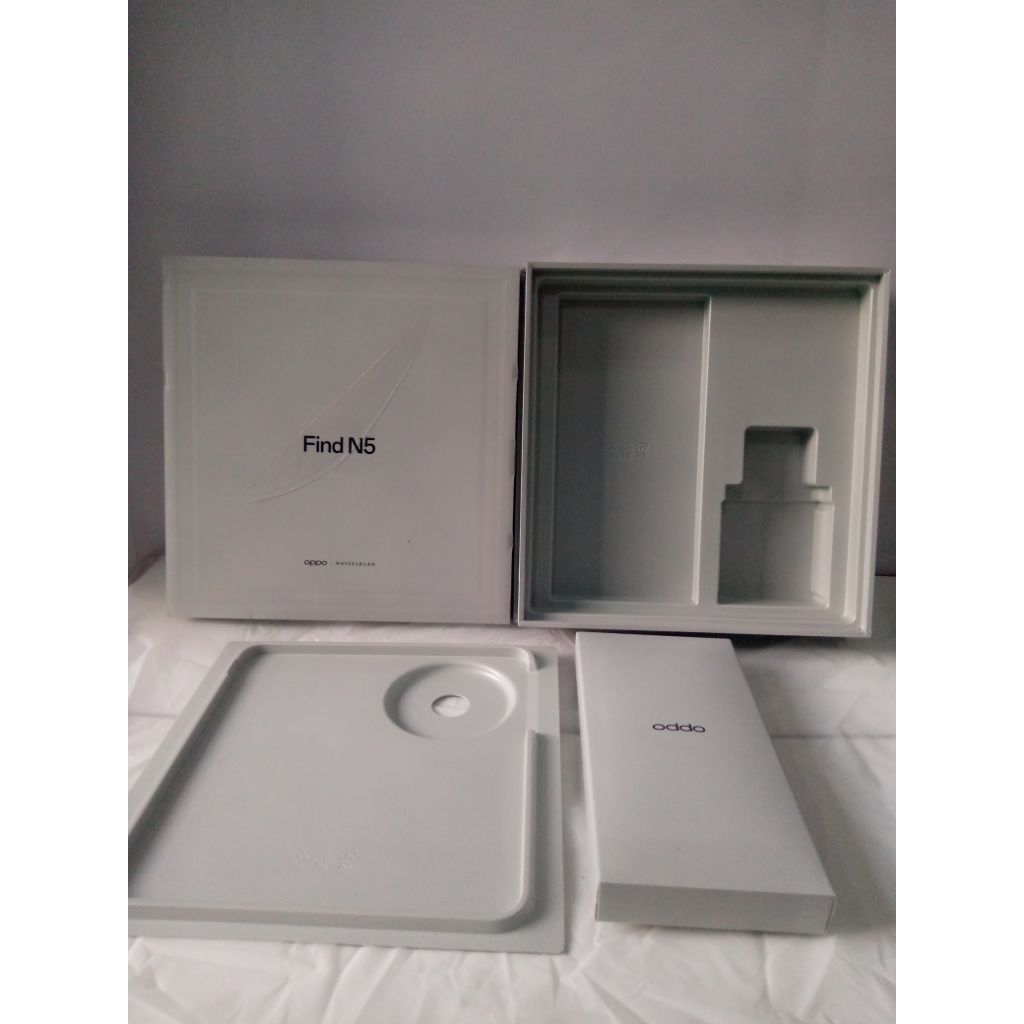 

KARDUS BOX HP OPPO FIND N5 ORIGINAL