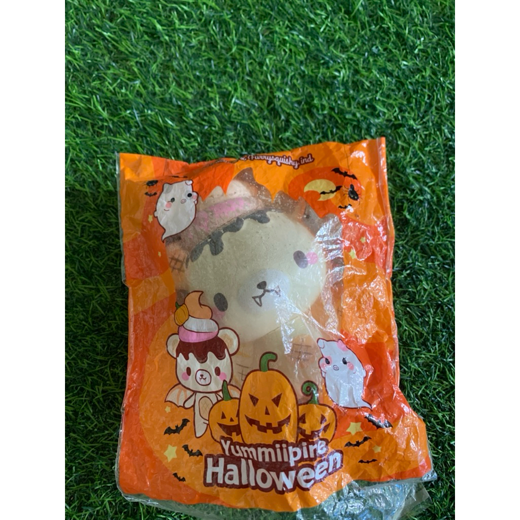 PRELOVED Squishy YB Vampire