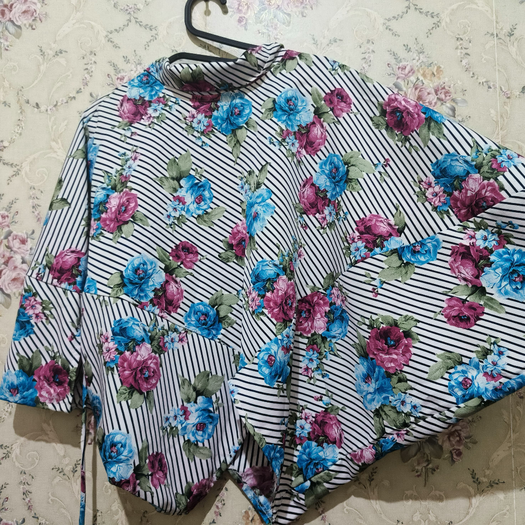 Preloved Blouse Harajuku Style Wanita