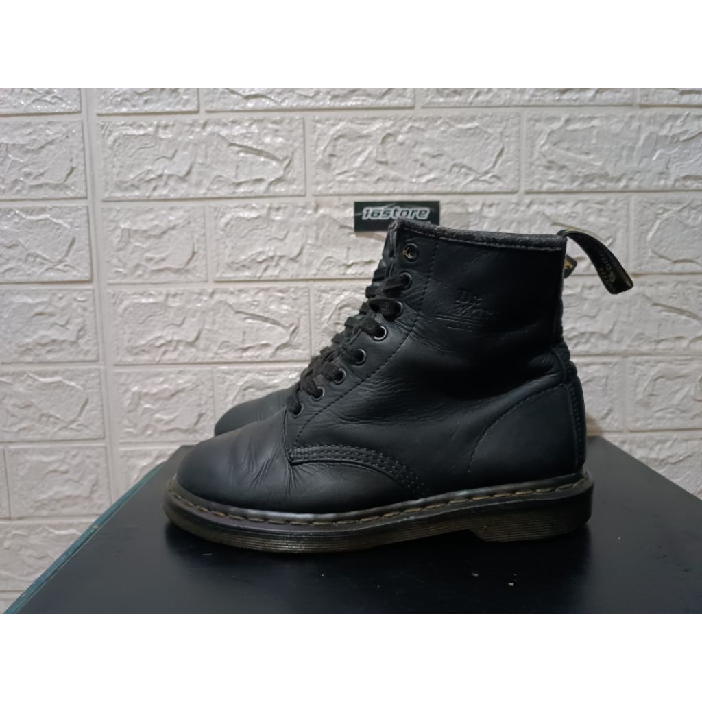 DOCMART  BOOTS   ORIGINAL PRELOVED