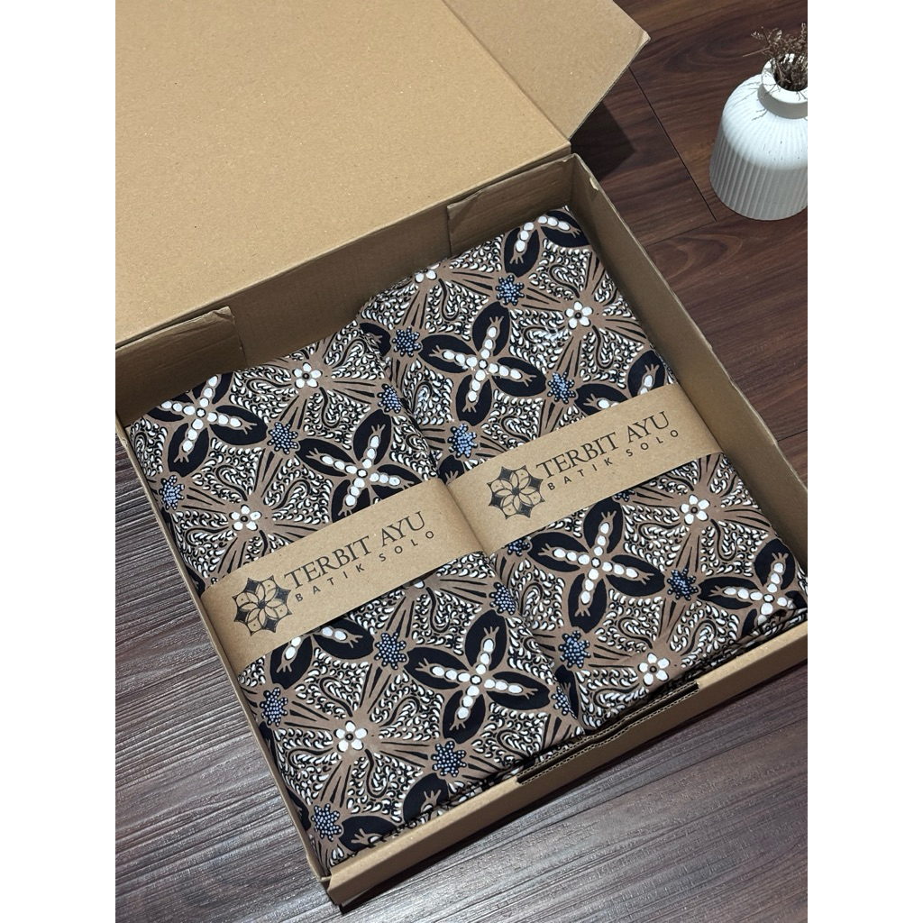 Terbit Ayu Batik - Hampers Kain Batik Lawasan Sarimbit | Gift Kain Batik