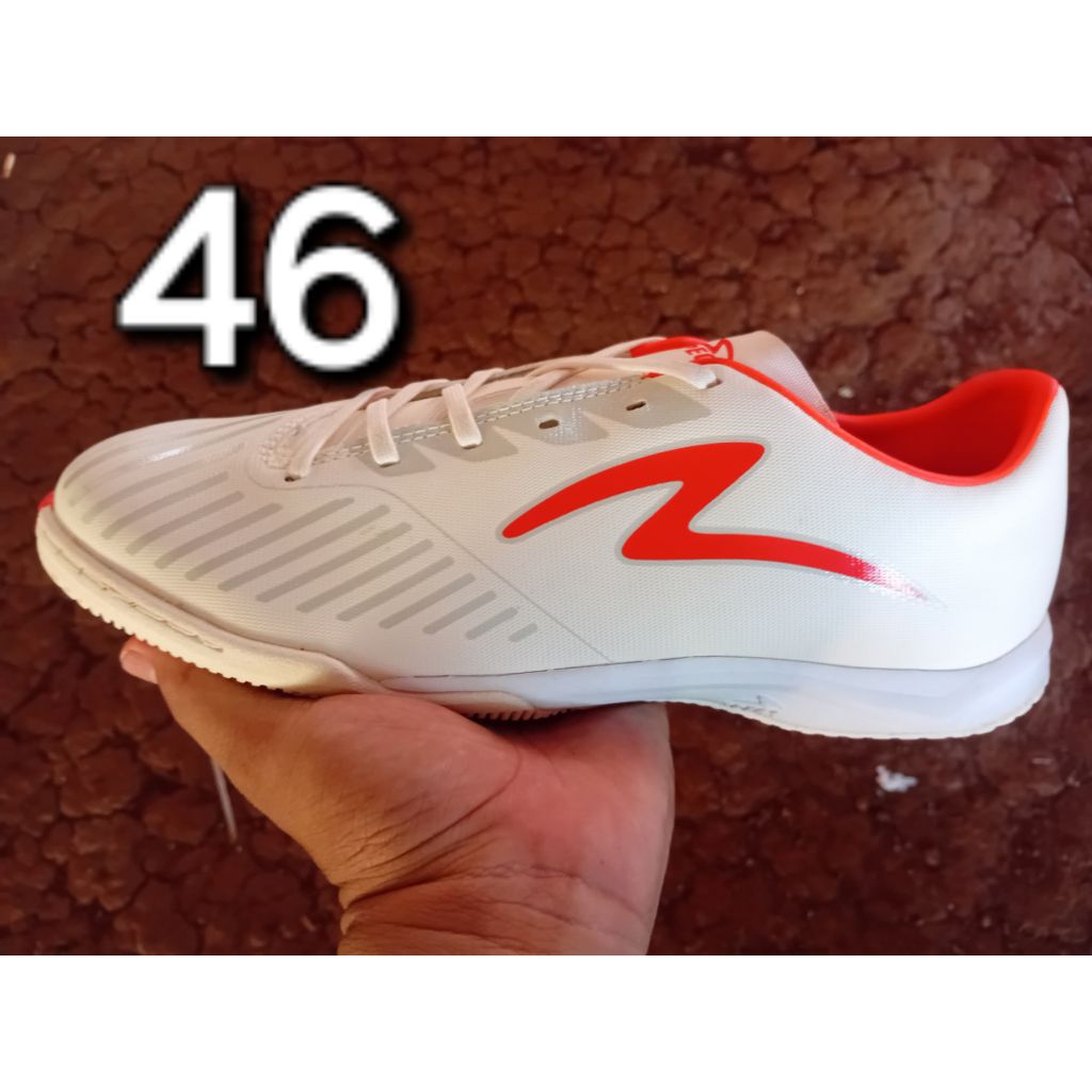 sepatu futsal specs swervo hydra size  46