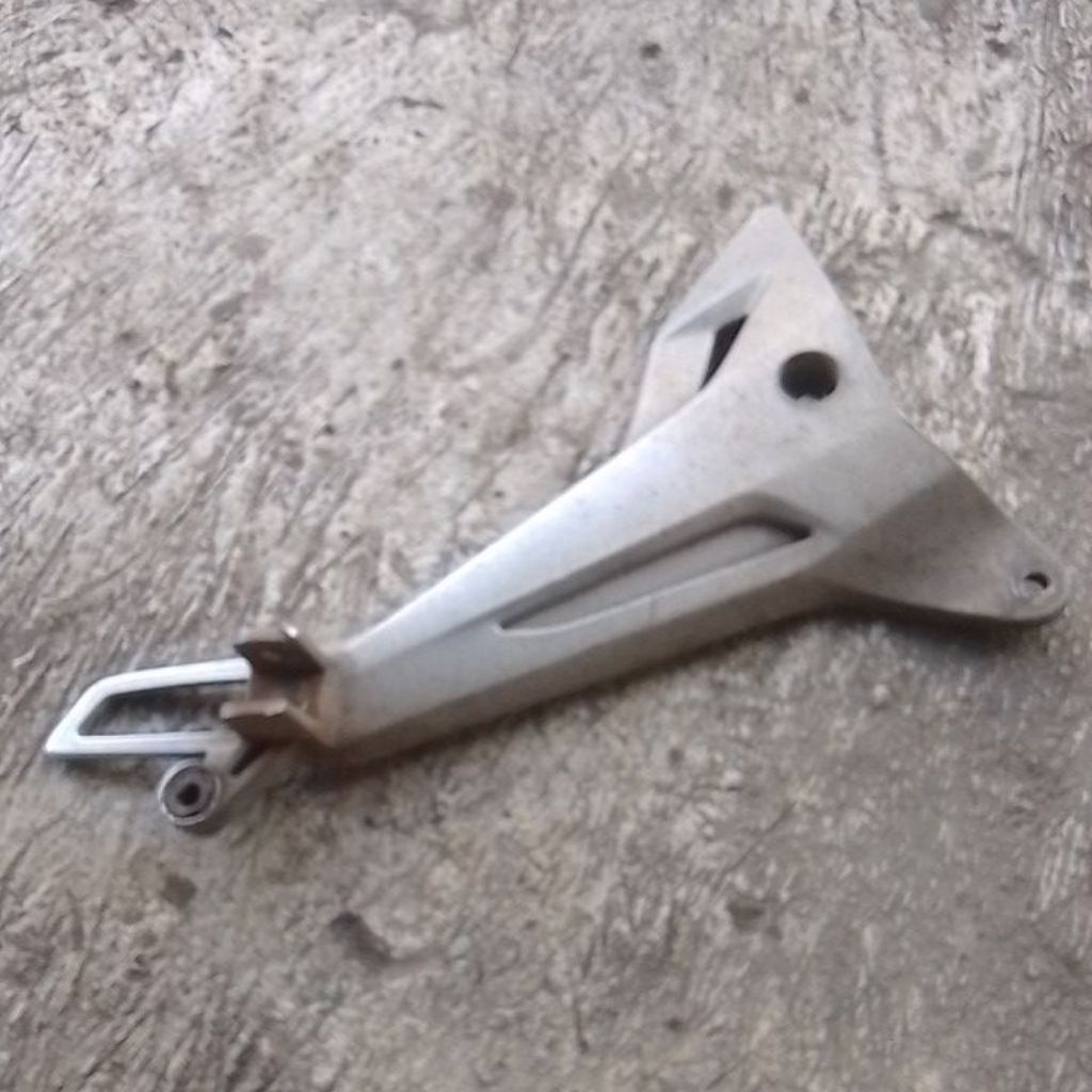 POSTEP BELAKANG SUPRA X 125 OLD POSTEP BELAKANG 125 KANAN ORI COPOTAN