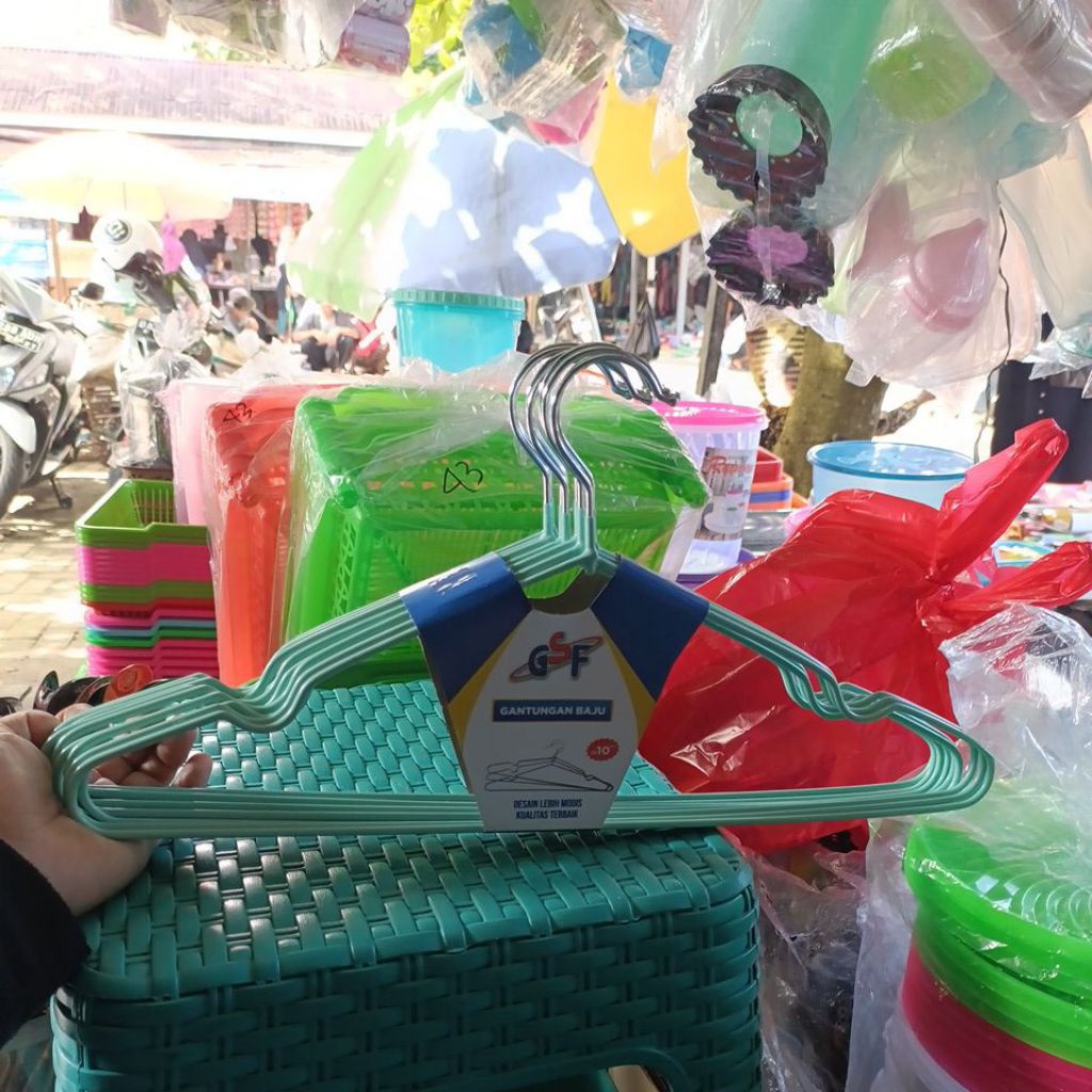 kastok GSF/gantungan baju