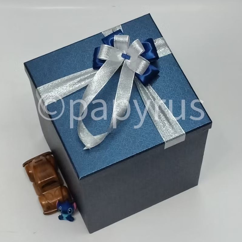 

PAPYRUS 25x25 Tinggi 30cm Kotak Kado Gift Box V2