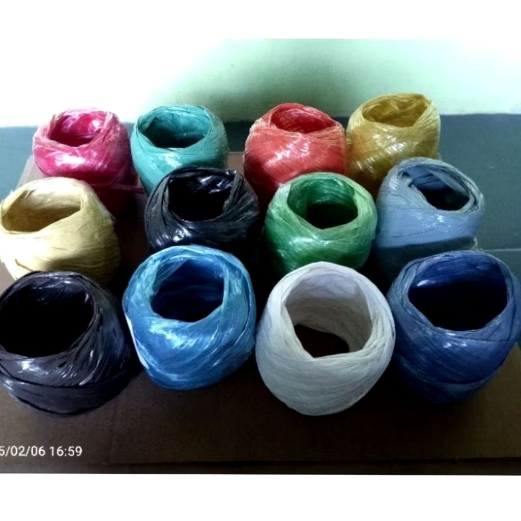 

Tali rafia warna warni harga per 1 gulung