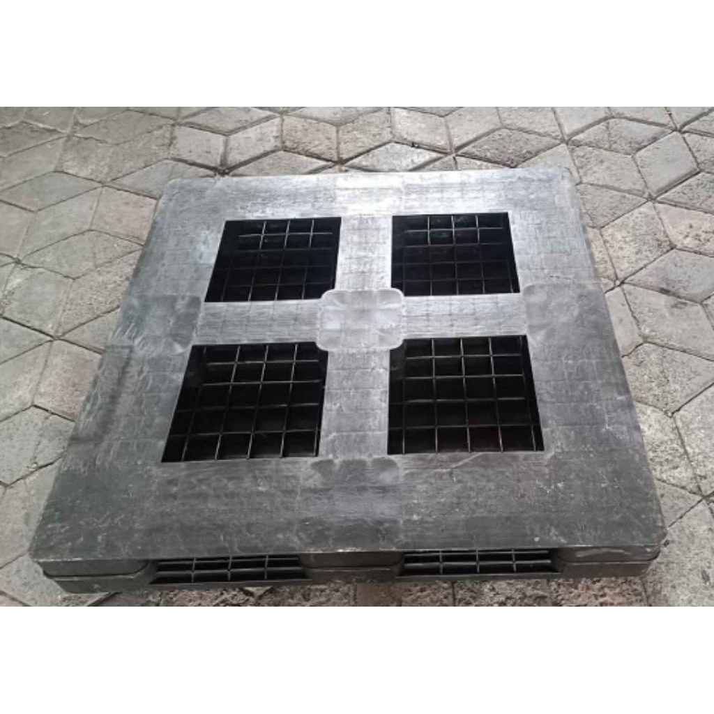 

palet plastik tipe flat (palet tahu) ukuran 110x110x14 termurah