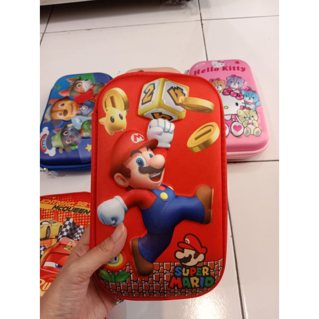 

Tempat Pensil Karakter Viral