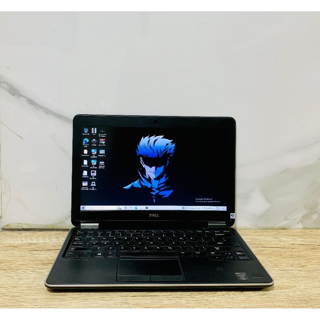 DELL LATITUDE E7240 CORE I7 GEN 4 RAM 8 SSD256