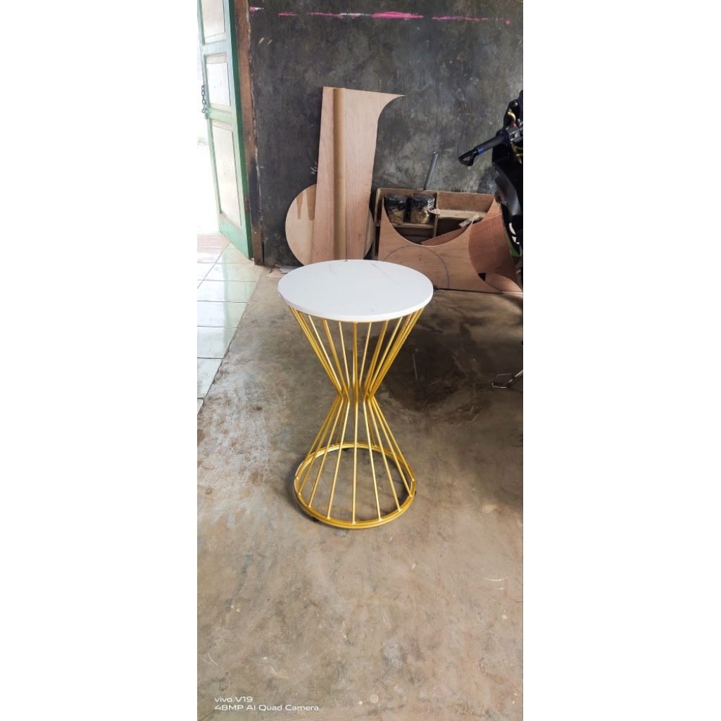 meja sisi kerucut  minimalis modern terbaru.meja sudut minimalis modern terbaru