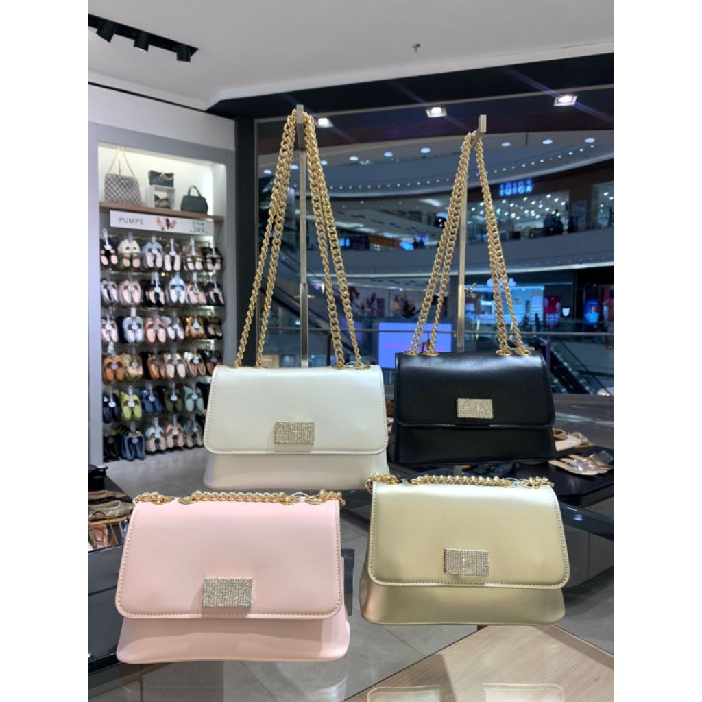 Tas Selempang Rantai Wanita Urban&Co Namibia