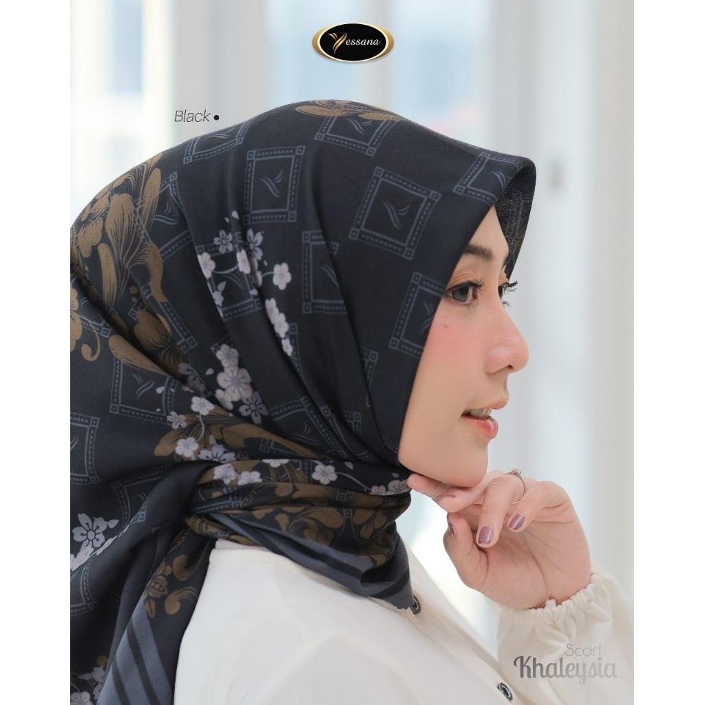 KHALEYSIA SCARF | SEGIEMPAT MOTIF | YESSANA HIJAB
