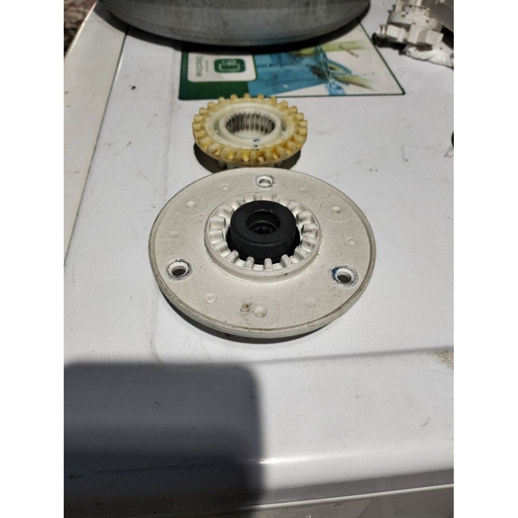 gigi gearbox. inti rotor dinamo. mesin cuci LG top loading direct Drive copotan ori