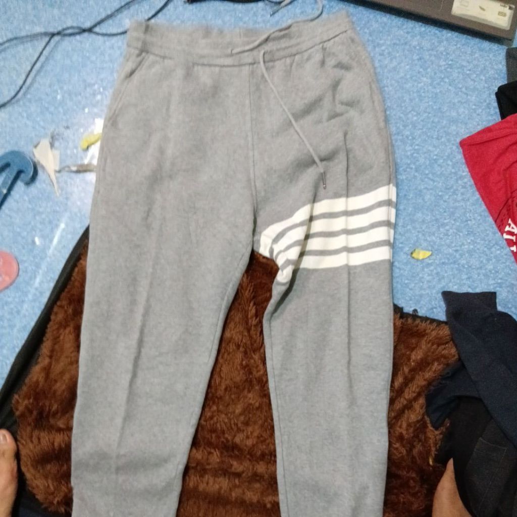 celana training Thom Browne