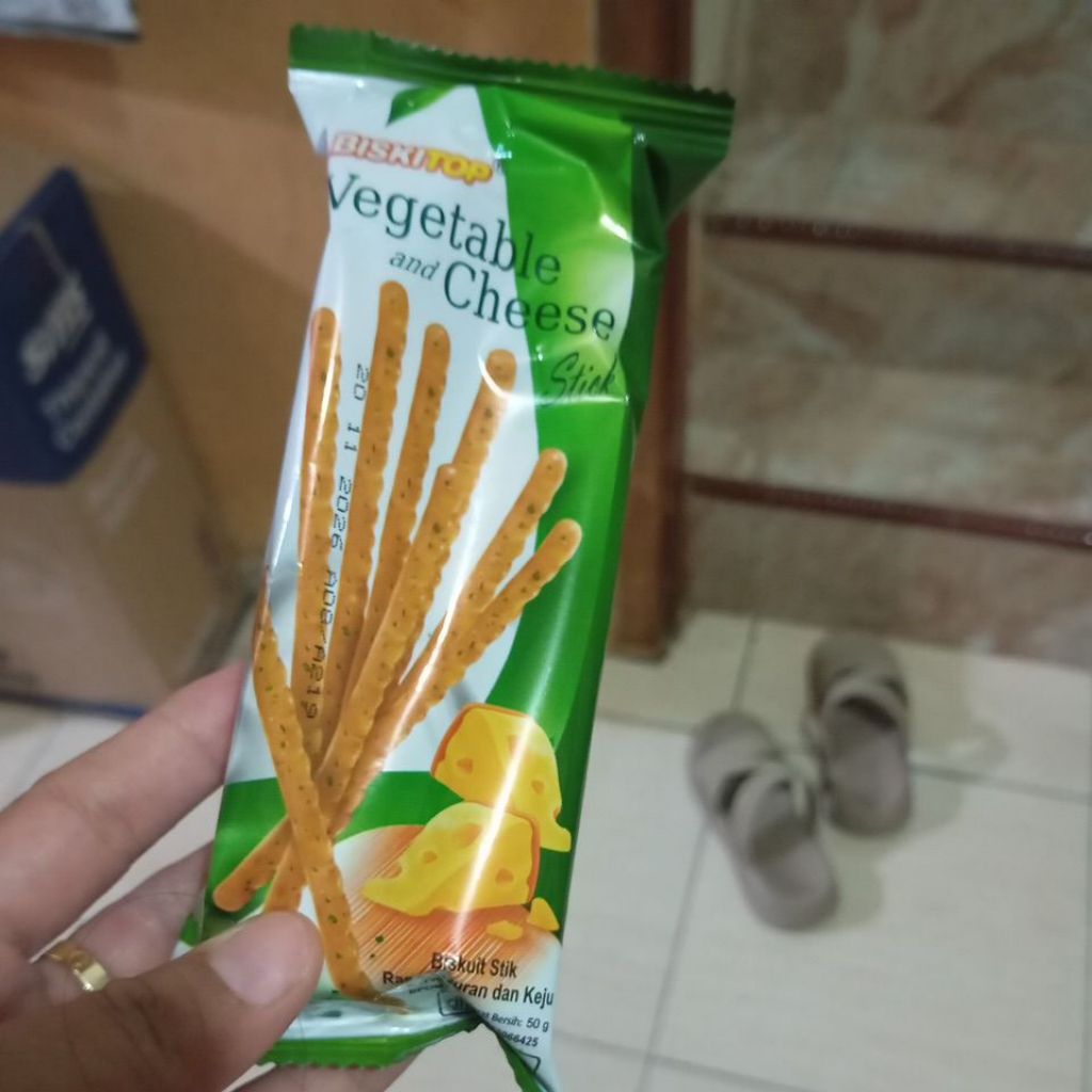 

biskitop vegetable biscuit