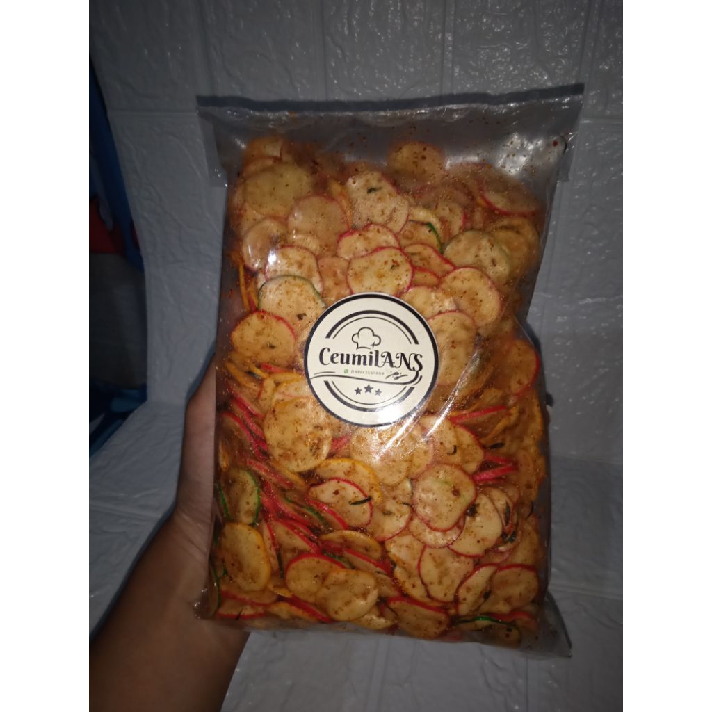 

Kerupuk seblak daun jeruk