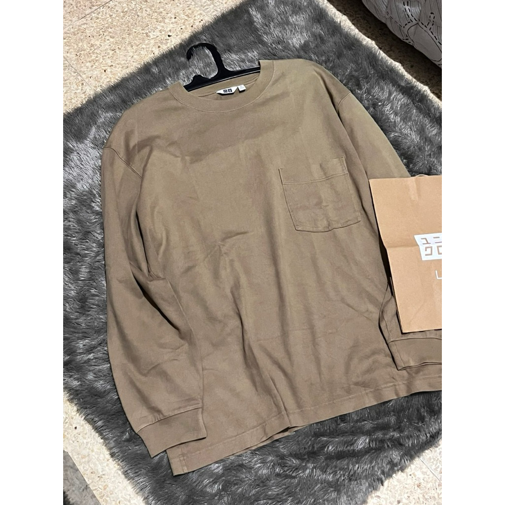 Uniqlo Airism Black dan Pocket Tebal U Khaki (XL)