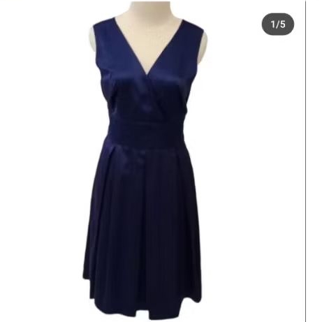 Dress Leher V Bahan Satin Lembut Seksi Murah