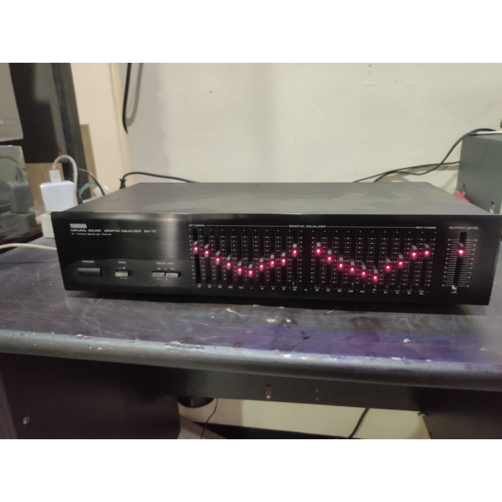 equalizer YAMAHA EQ 70 . 20 CHANEL