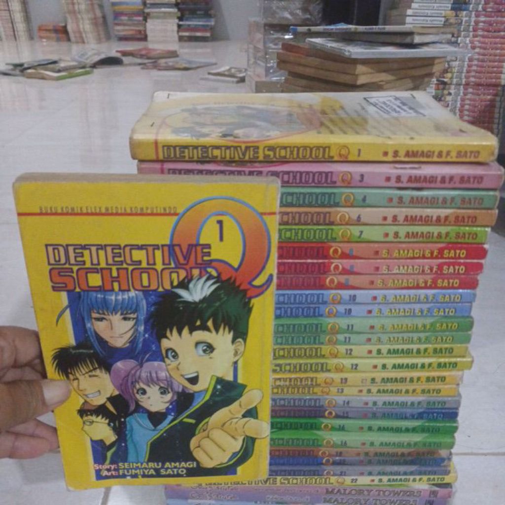 KOMIK DETECTIVE SCHOOL.