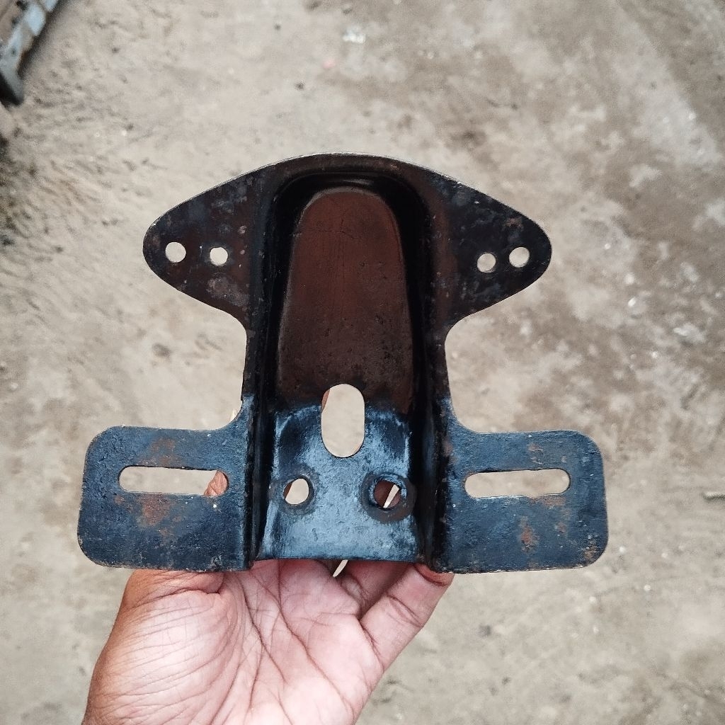 Pangkon dudukan stoplamp lampu belakang honda cb100 s90 original